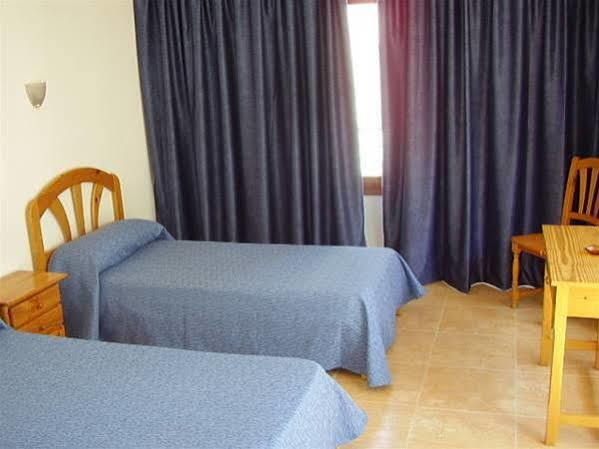Hostal Residencia Nicolau Σαν Αντόνιο Εξωτερικό φωτογραφία