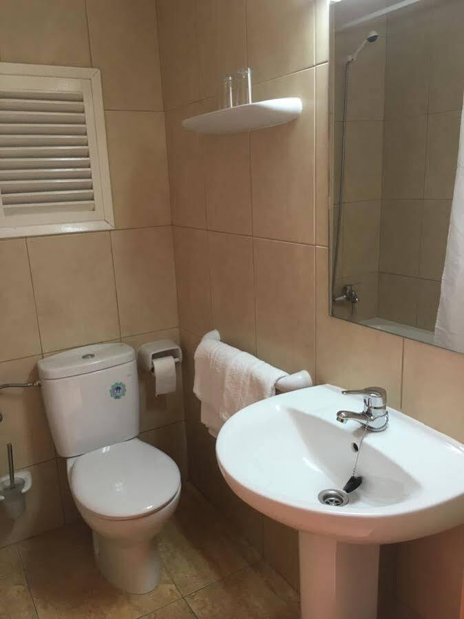 Hostal Residencia Nicolau Σαν Αντόνιο Εξωτερικό φωτογραφία